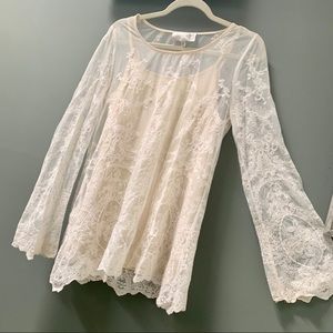 J.O.A woman’s blouse size L